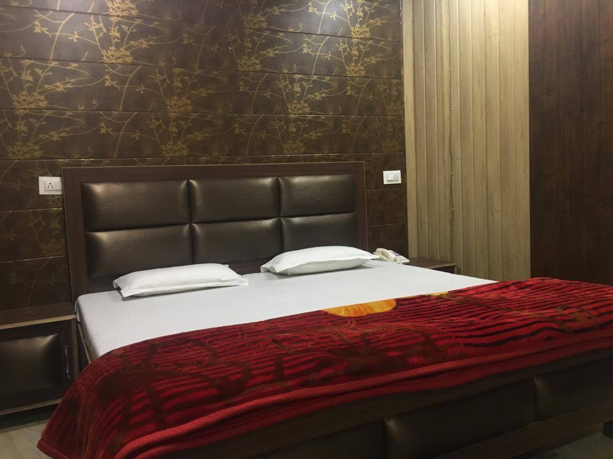 Oyo 12976 Hotel New Fiza Jammu Exterior foto