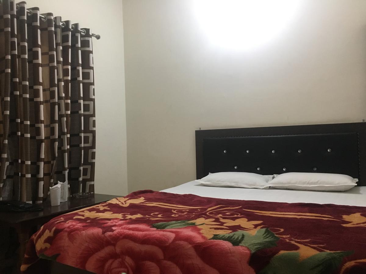 Oyo 12976 Hotel New Fiza Jammu Exterior foto
