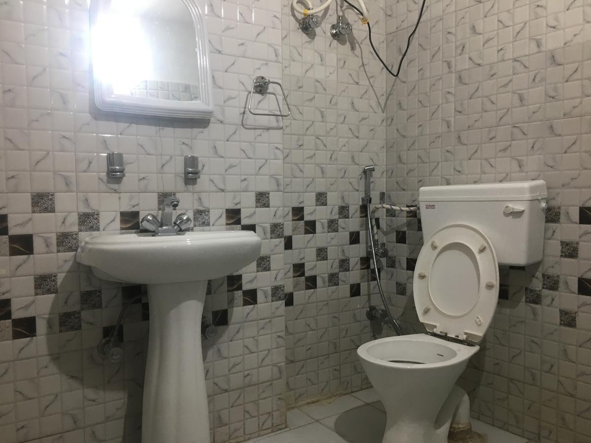 Oyo 12976 Hotel New Fiza Jammu Exterior foto